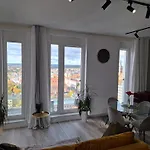 Z Widokiem Na 16 Piętrze *