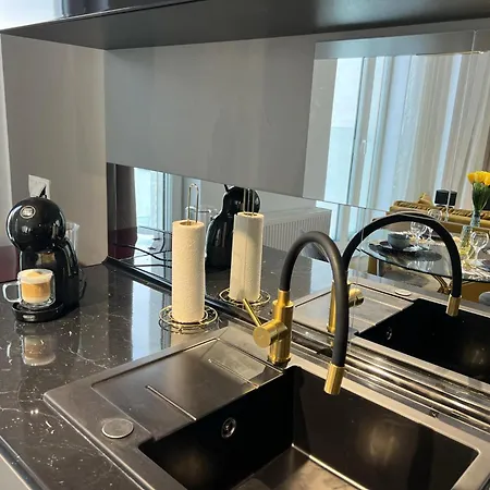 Z Widokiem Na 16 Pietrze Apartment *
