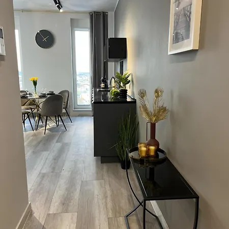 Apartment Z Widokiem Na 16 Pietrze