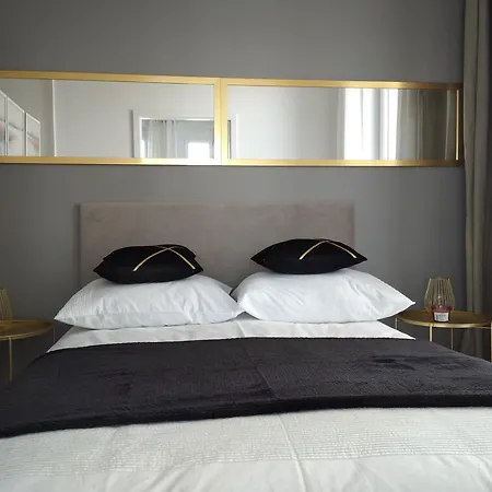 Apartment Z Widokiem Na 16 Pietrze
