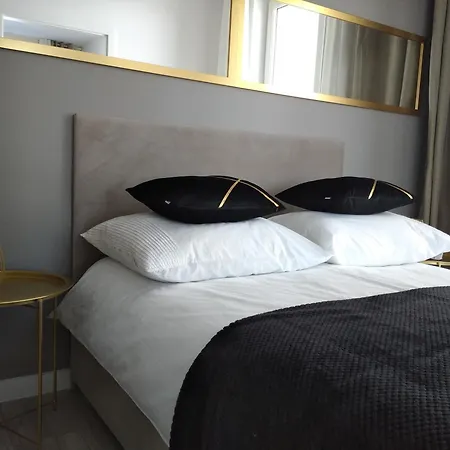 Apartment Z Widokiem Na 16 Pietrze *